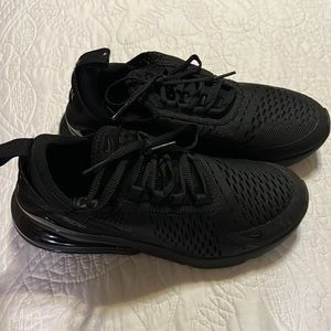 Black Nike AirMax 270